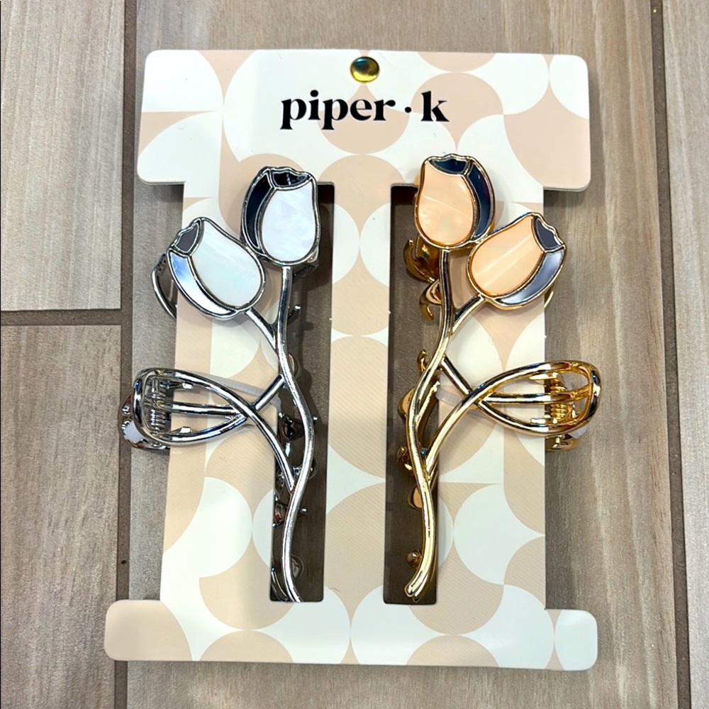 NWT Piper K Tulip Hair Clips Set